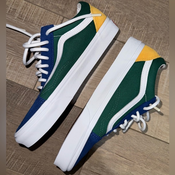 Vans - Picture 5 of 5